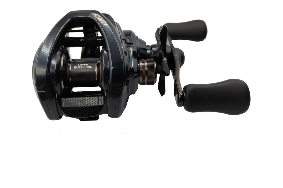 Szpula Super Duralumin 33 mm w multiplikatorze Daiwa 26 PR II HL
