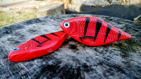 Jerk Lost Lures Ferox 12cm - tonący - F4 - Redtiger
