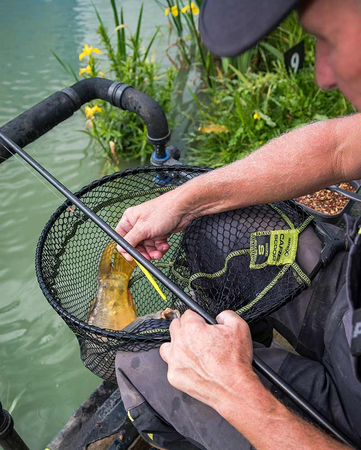 Kosz podbieraka Matrix Carp Scoop XL | 60x50cm