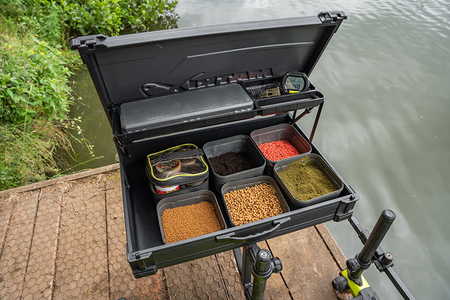 Tacka Matrix Pro Rigid feeder tray