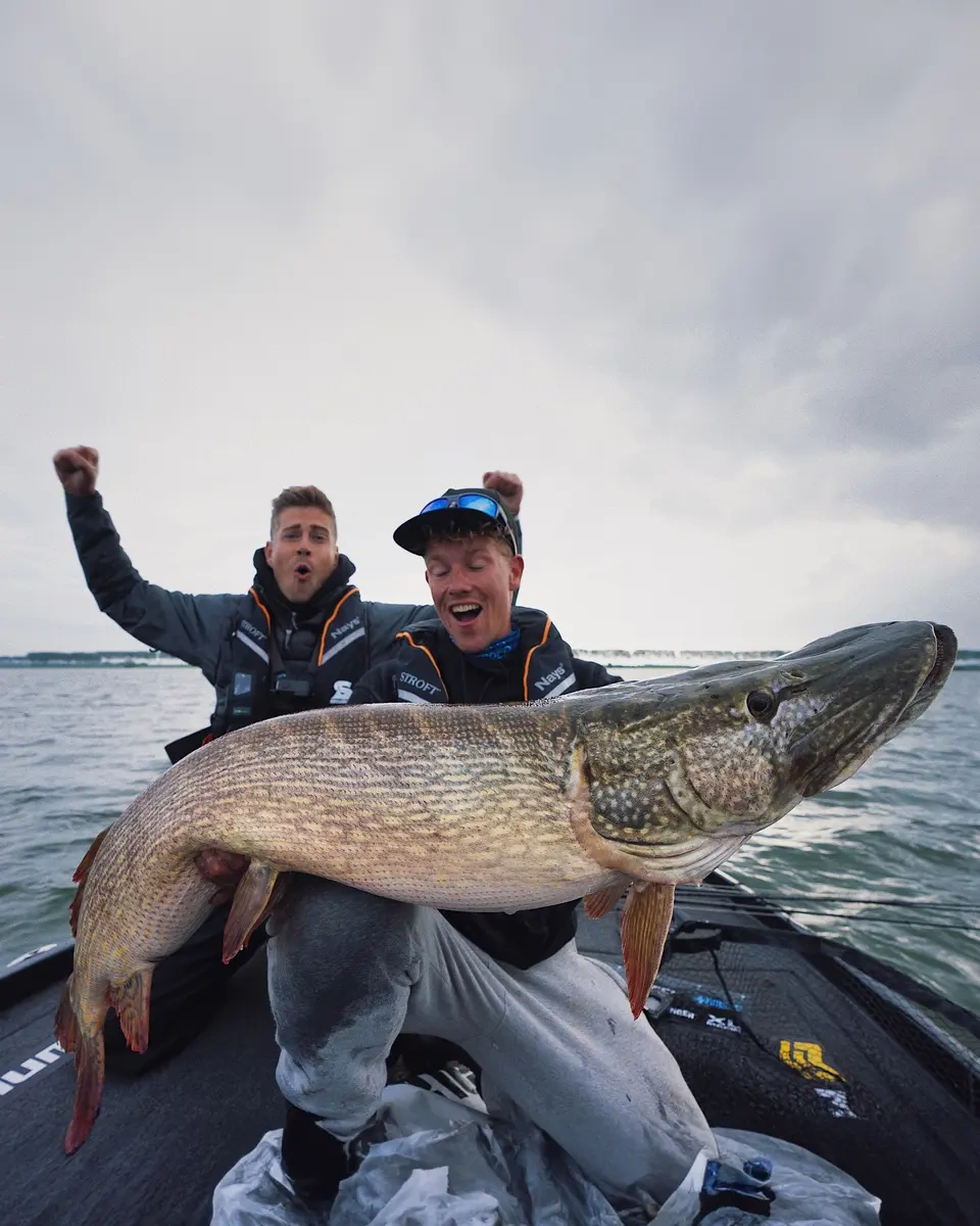 .Wobler NAYS MD MX 110 MR / 11cm / 16.2g / 1.2-1.5m / tonący / S-10