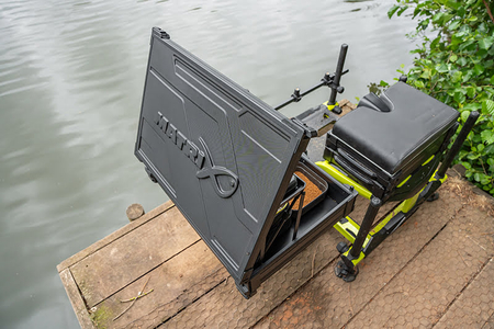 Tacka Matrix Pro Rigid feeder tray