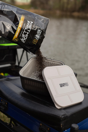 Pudełko Feeder Bait z sitkiem do pelletu 1.9L