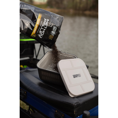 Feeder Bait Box z sitkiem do pelletu