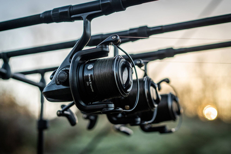 .Kołowrotek Daiwa Black Widow 25 A