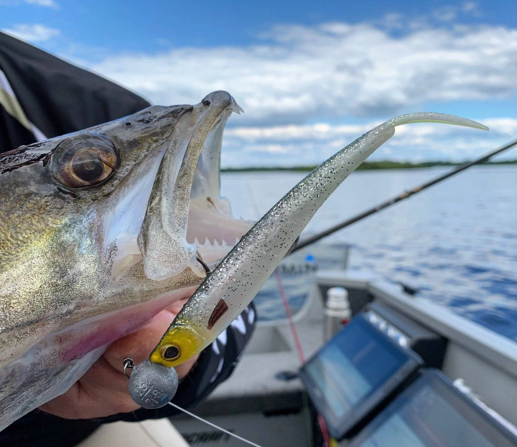 ..Przynęta WESTIN TwinTeez V2 14,5 cm - Fireflash